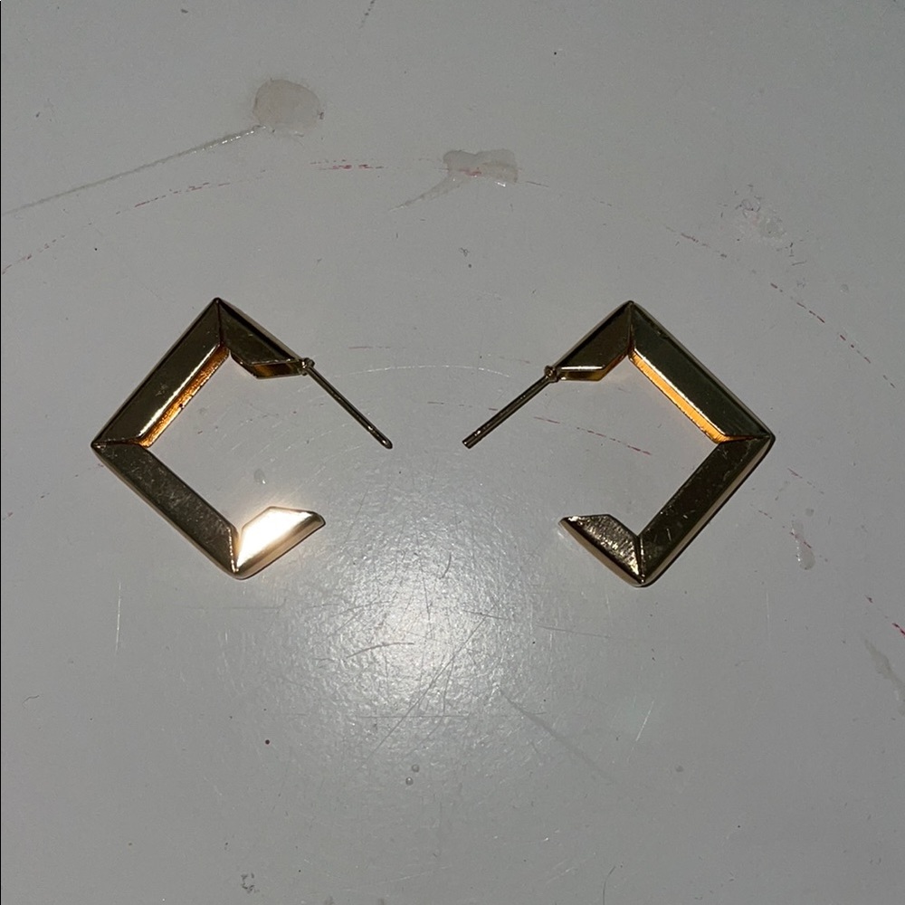 Elegant Gold Geometric Earrings